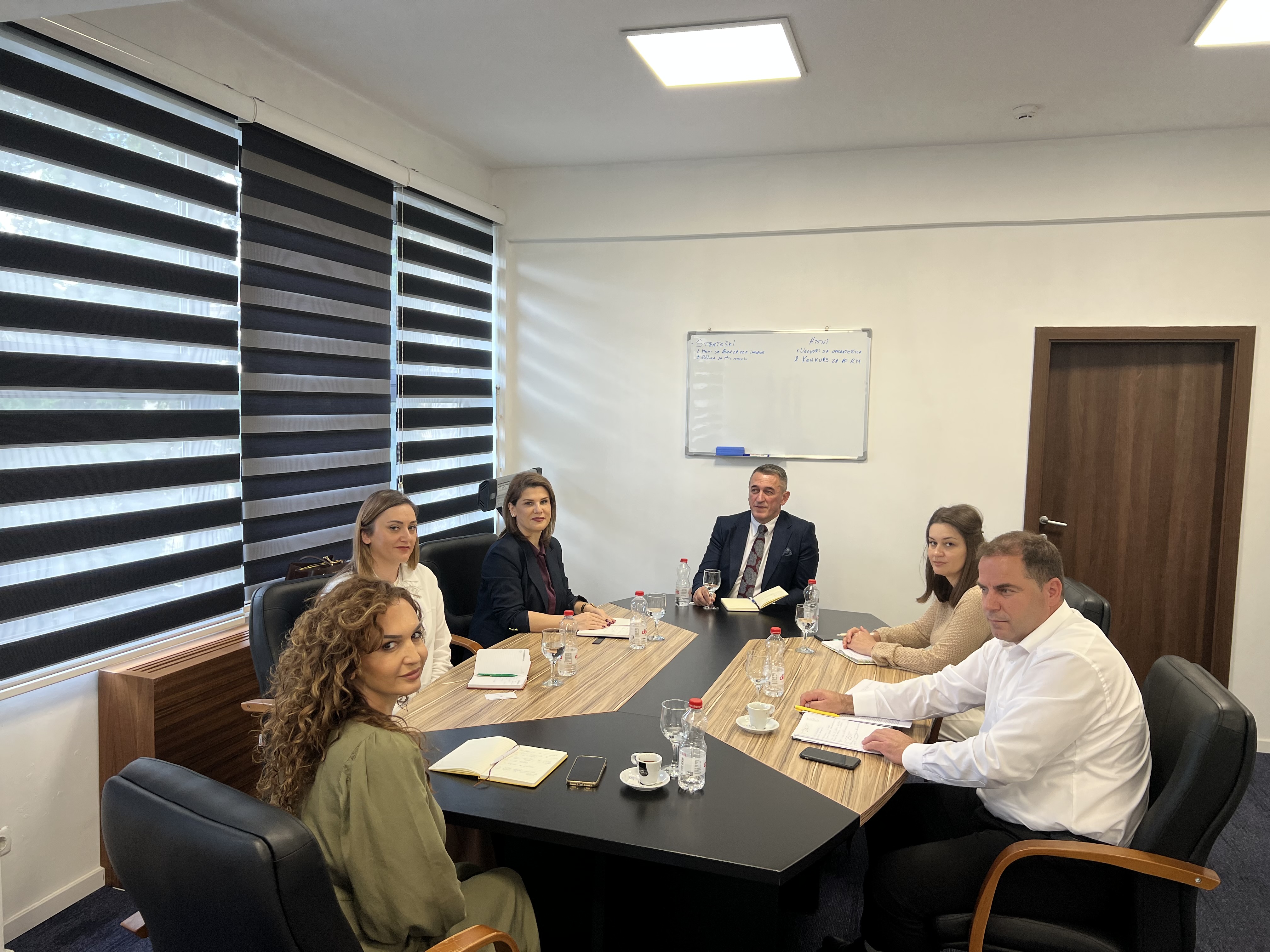 Është konfirmuar bashkëpunimi strategjik ndërmjet Ministrisë për Komunitete dhe Kthim dhe Agjencisë Kosovare për Krahasim dhe Verifikim të Pronës.