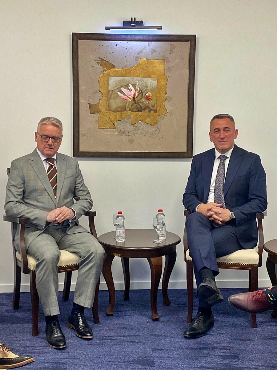 Ministria për Komunitete dhe Kthim mirëpret Ambasadorin e ri të OSBE-së në Kosovë, z. Gerard McGurk