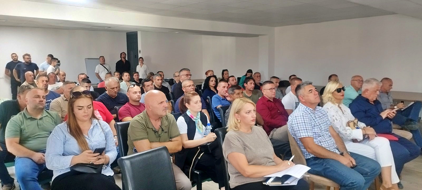 Faza e parë e skemës së granteve ne vlerë prej 7.5 milionë euro për zhvillimin e bujqësisë dhe ndërmarrjes në Kosovë